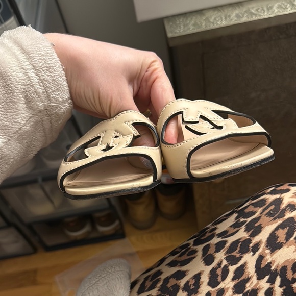 Gucci Beige Women's Slide Sandals - Picture 4 of 4